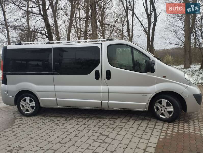 Минивэн Opel Vivaro 2010 в Бучаче