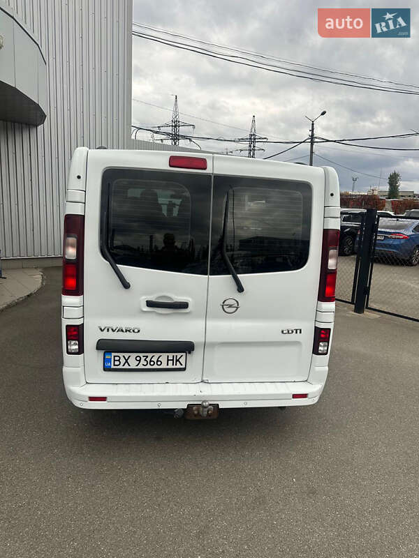 Минивэн Opel Vivaro 2015 в Киеве