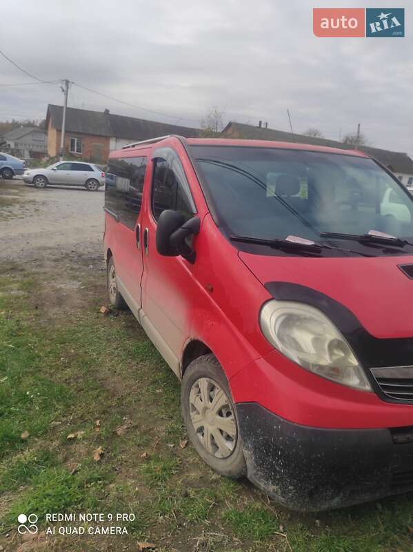 Мінівен Opel Vivaro 2002 в Віньківцях