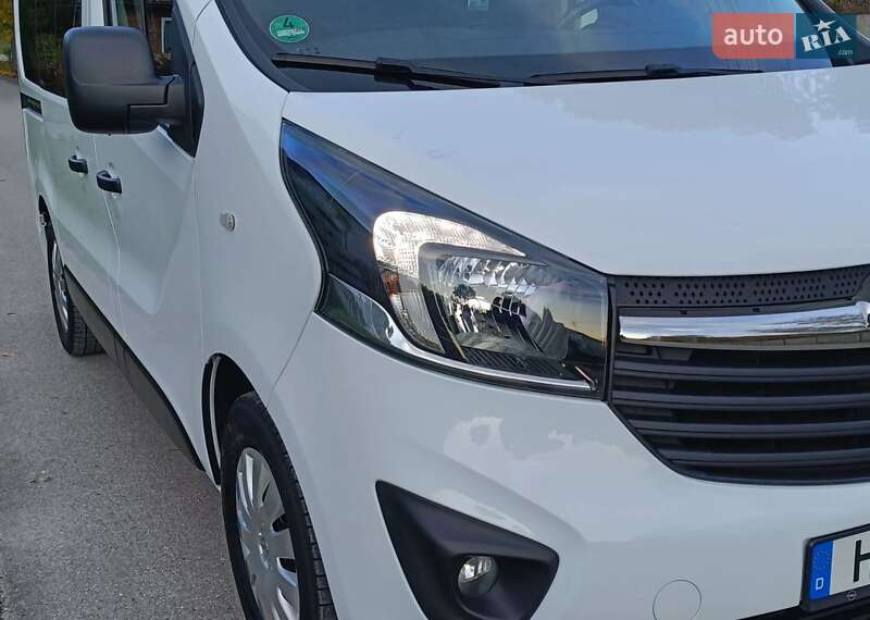 Мінівен Opel Vivaro 2016 в Луцьку
