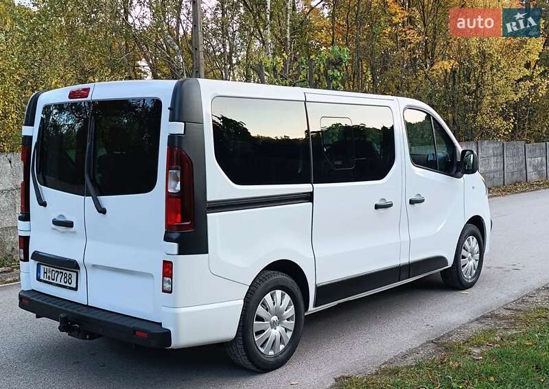 Мінівен Opel Vivaro 2016 в Луцьку