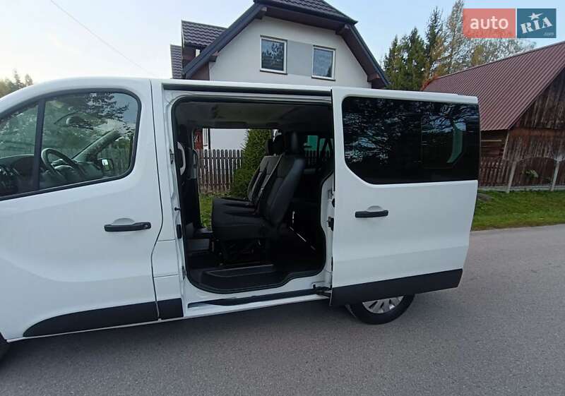 Мінівен Opel Vivaro 2016 в Луцьку