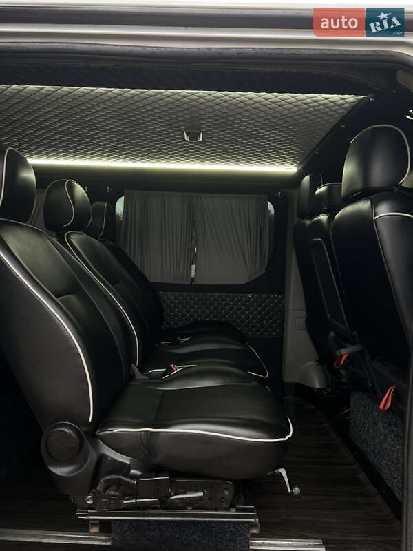 Минивэн Opel Vivaro 2006 в Черновцах