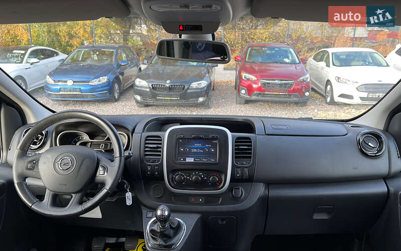 Мінівен Opel Vivaro 2015 в Львові