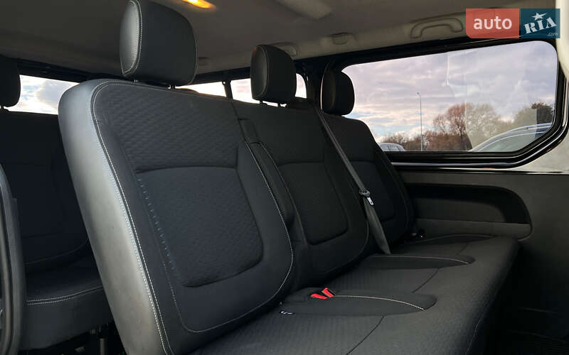 Мінівен Opel Vivaro 2015 в Львові