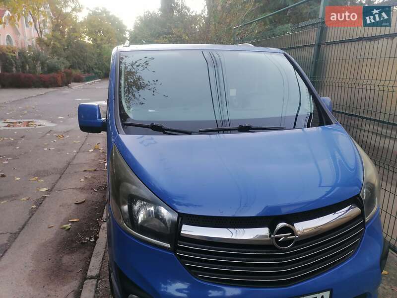 Вантажний фургон Opel Vivaro 2014 в Одесі