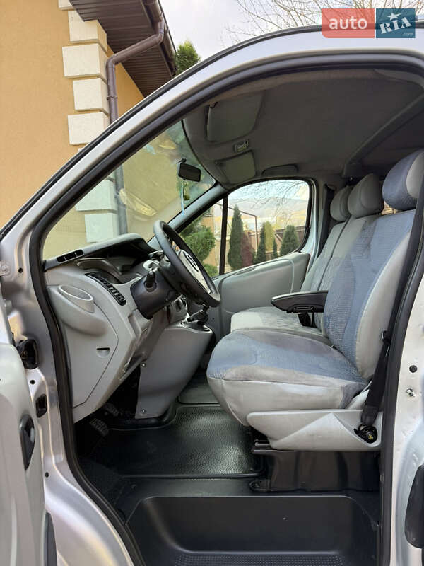 Мінівен Opel Vivaro 2004 в Косові фото 9 Мінівен Opel Vivaro 2004 в Косові