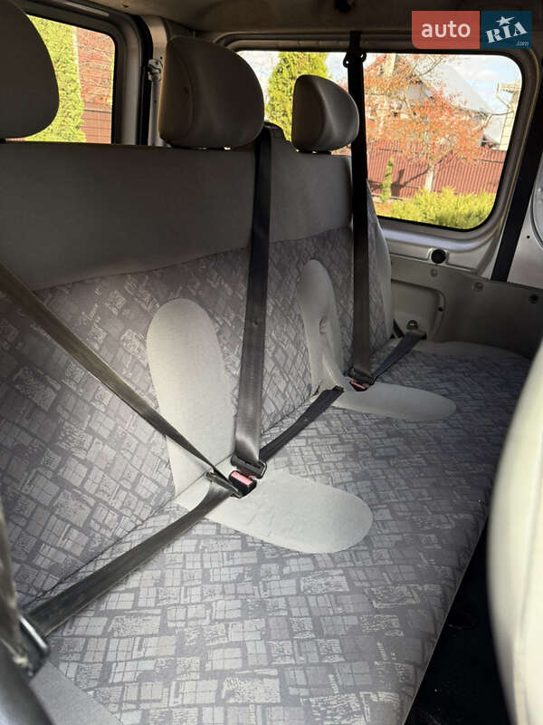 Мінівен Opel Vivaro 2004 в Косові фото 21 Мінівен Opel Vivaro 2004 в Косові