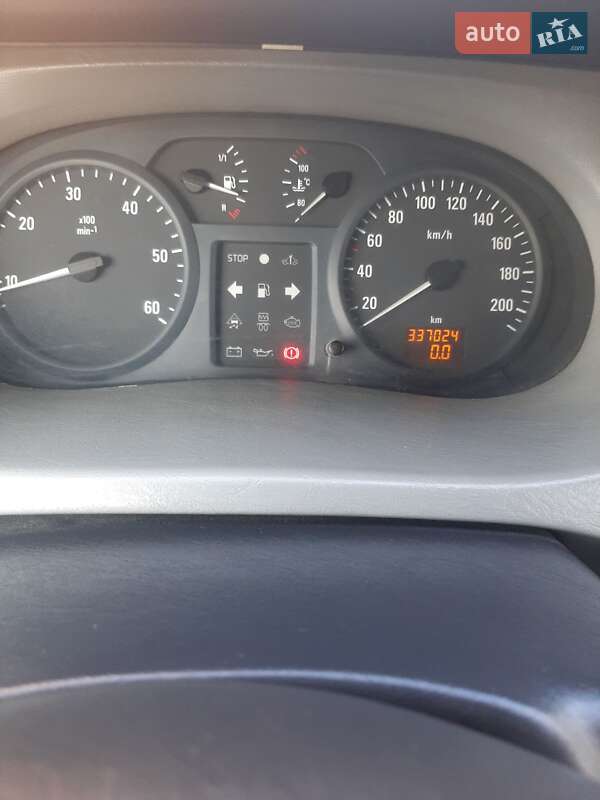 Грузовой фургон Opel Vivaro 2002 в Луцке