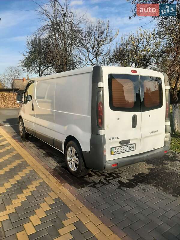 Грузовой фургон Opel Vivaro 2002 в Луцке