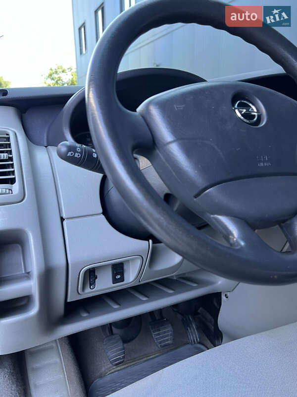 Минивэн Opel Vivaro 2011 в Луцке фото 10 Минивэн Opel Vivaro 2011 в Луцке