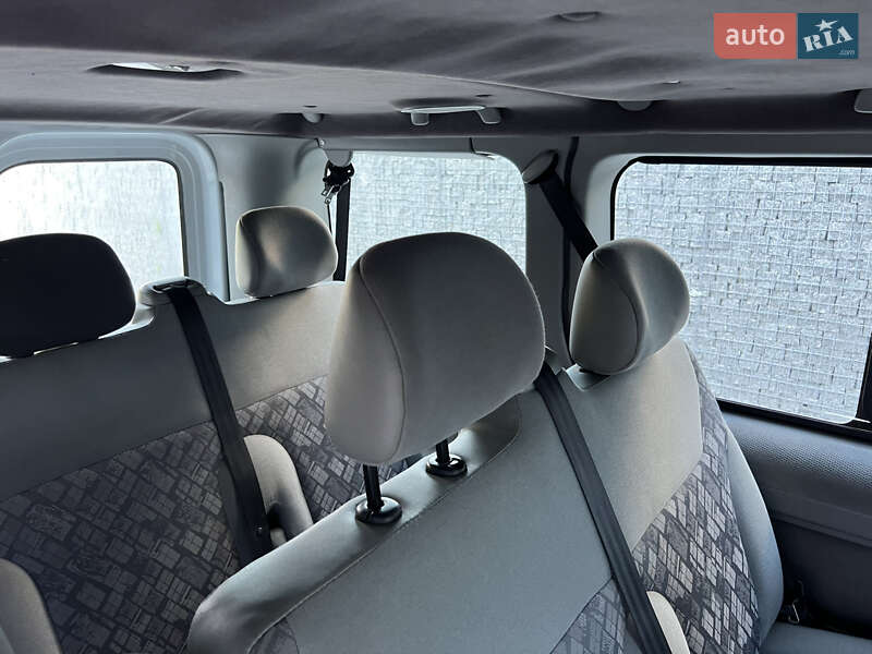 Минивэн Opel Vivaro 2011 в Луцке фото 14 Минивэн Opel Vivaro 2011 в Луцке