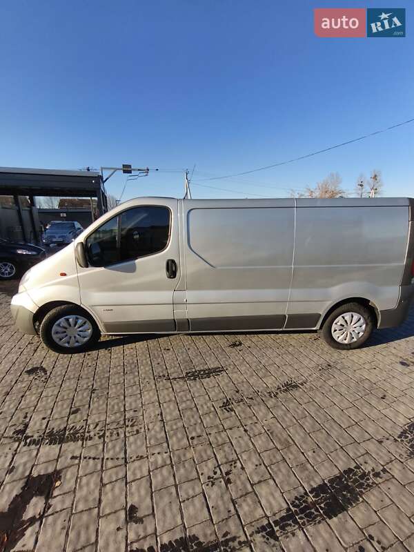 Грузовой фургон Opel Vivaro 2010 в Ивано-Франковске