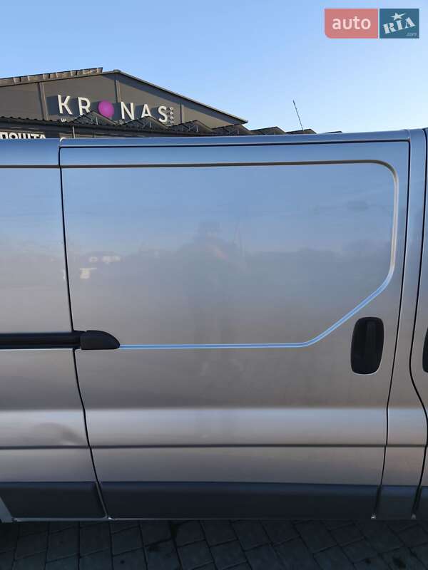 Грузовой фургон Opel Vivaro 2010 в Ивано-Франковске