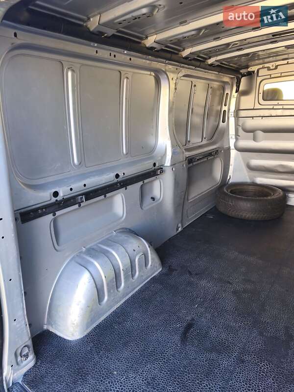 Грузовой фургон Opel Vivaro 2010 в Ивано-Франковске