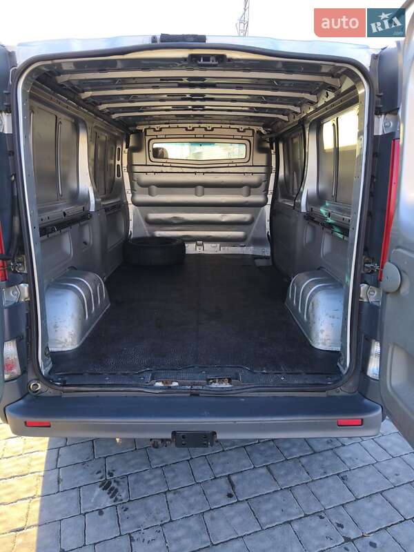 Грузовой фургон Opel Vivaro 2010 в Ивано-Франковске