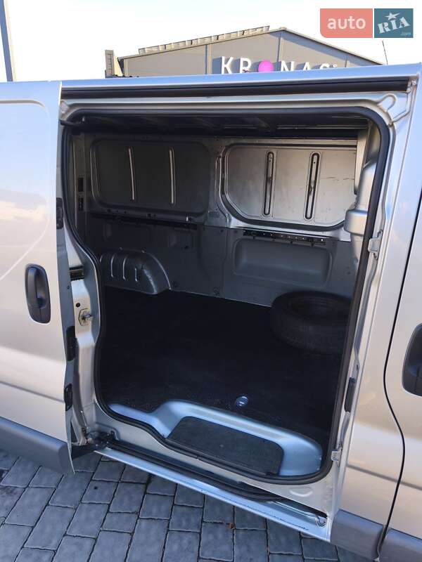 Грузовой фургон Opel Vivaro 2010 в Ивано-Франковске