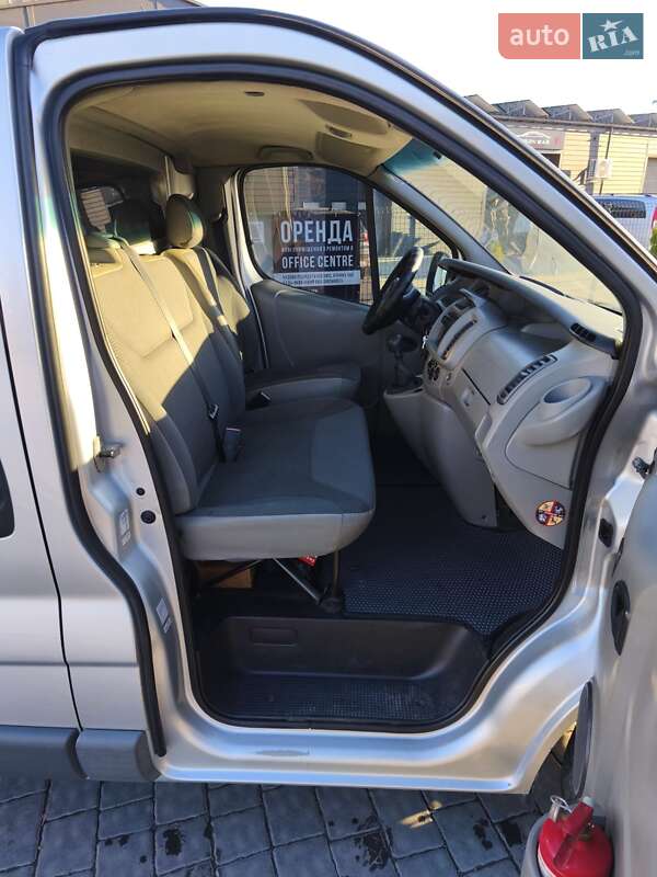 Грузовой фургон Opel Vivaro 2010 в Ивано-Франковске