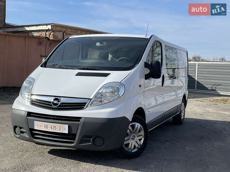 Минивэн Opel Vivaro 2012 в Дубно