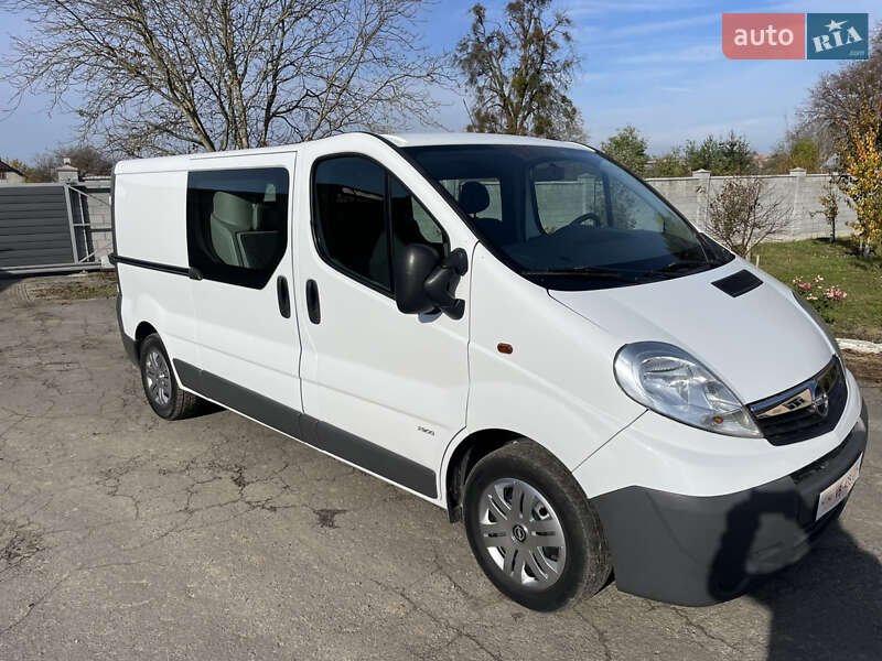 Минивэн Opel Vivaro 2012 в Дубно