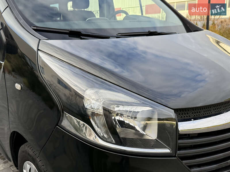 Минивэн Opel Vivaro 2015 в Луцке