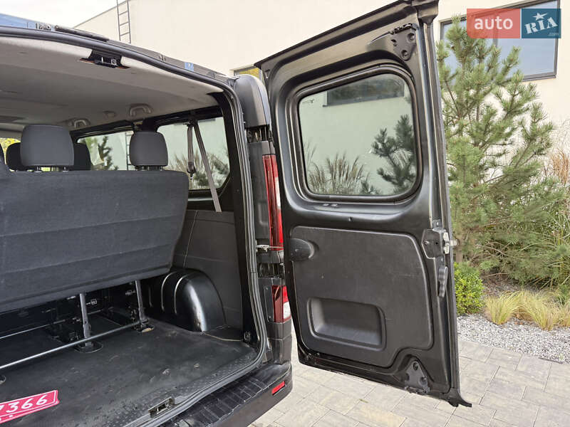 Минивэн Opel Vivaro 2015 в Луцке