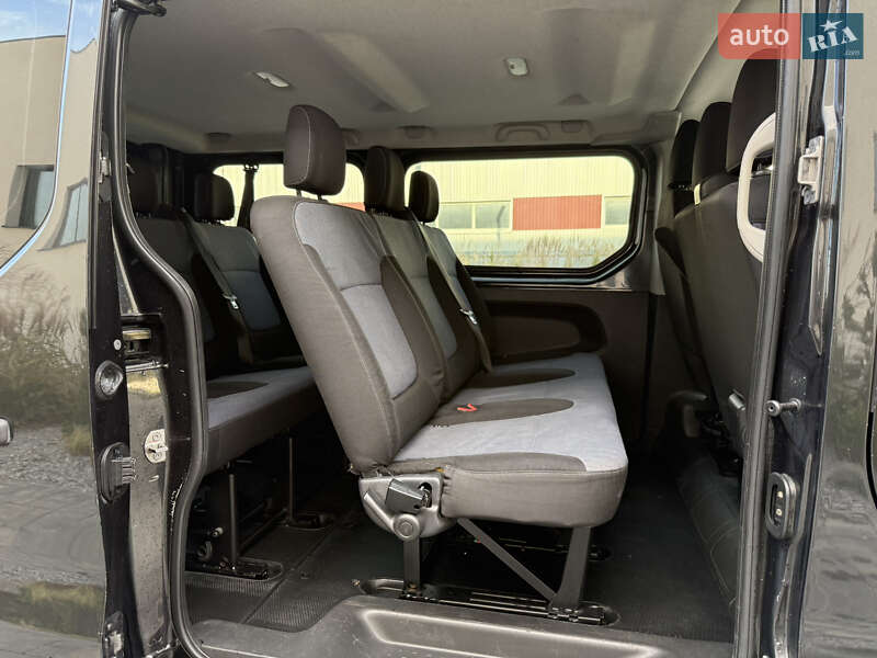 Минивэн Opel Vivaro 2015 в Луцке