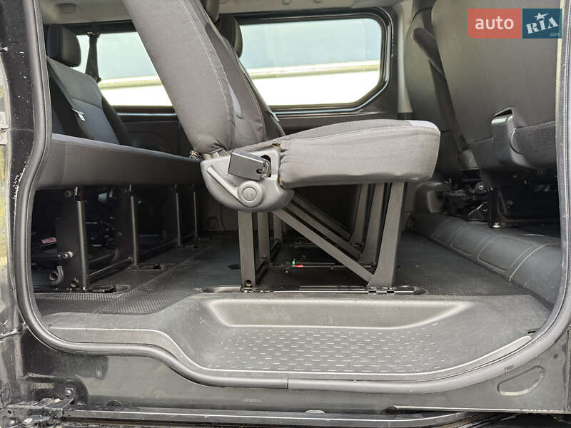 Минивэн Opel Vivaro 2015 в Луцке