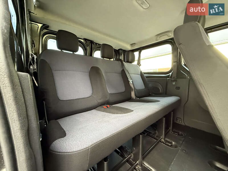 Минивэн Opel Vivaro 2015 в Луцке