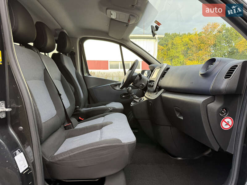 Минивэн Opel Vivaro 2015 в Луцке