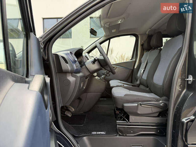 Минивэн Opel Vivaro 2015 в Луцке