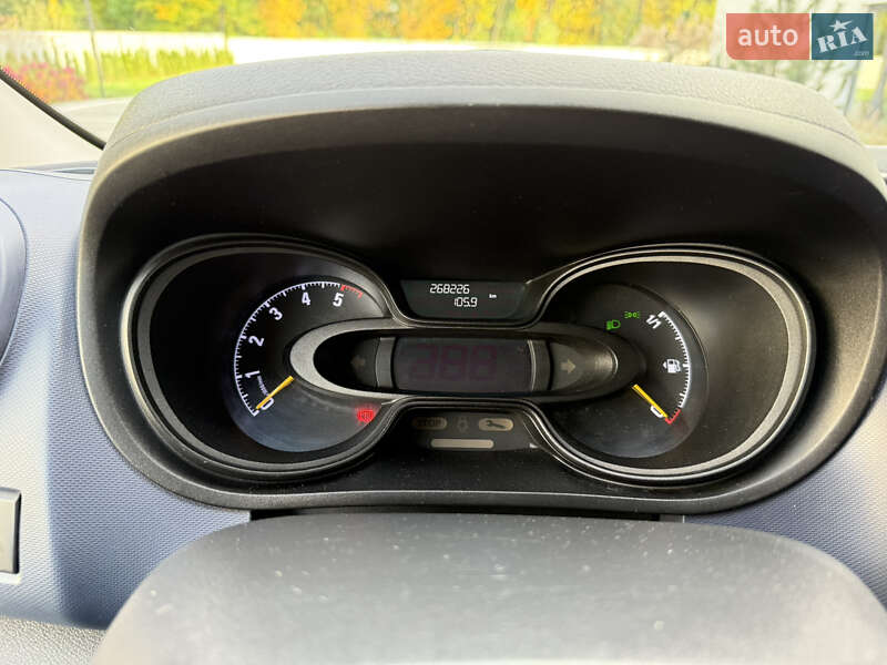 Минивэн Opel Vivaro 2015 в Луцке