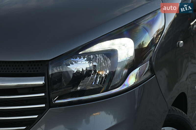 Грузовой фургон Opel Vivaro 2015 в Бердичеве