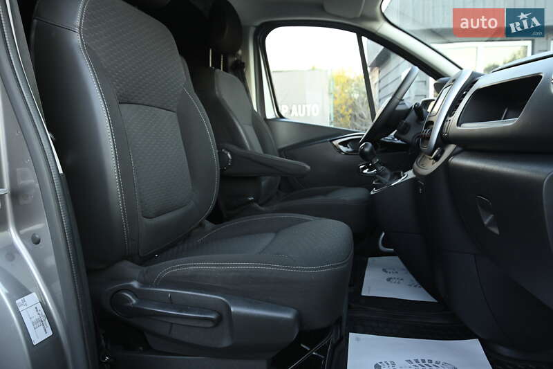 Грузовой фургон Opel Vivaro 2015 в Бердичеве