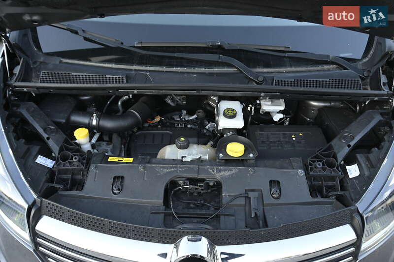 Грузовой фургон Opel Vivaro 2015 в Бердичеве