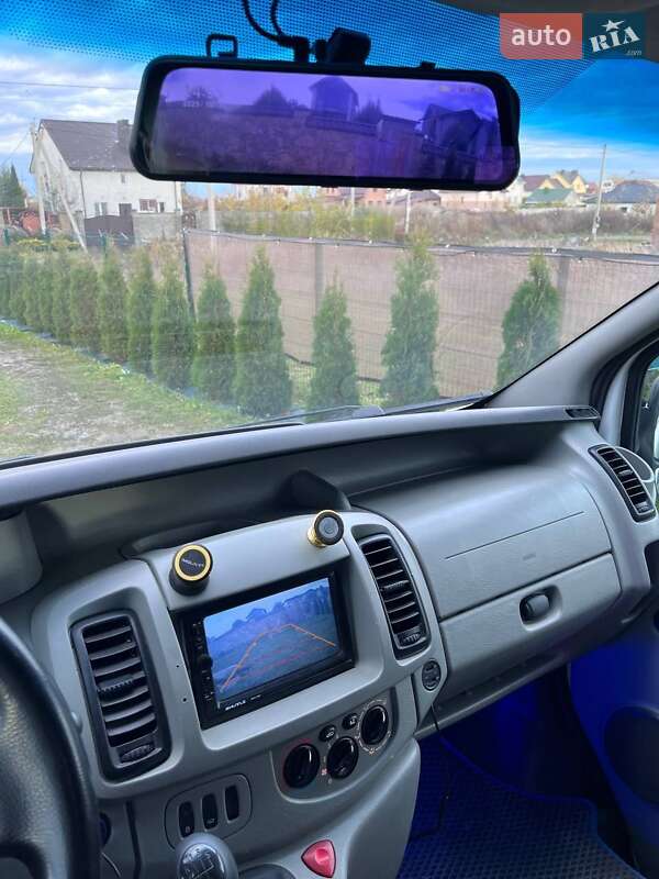 Минивэн Opel Vivaro 2004 в Ровно фото 2 Минивэн Opel Vivaro 2004 в Ровно