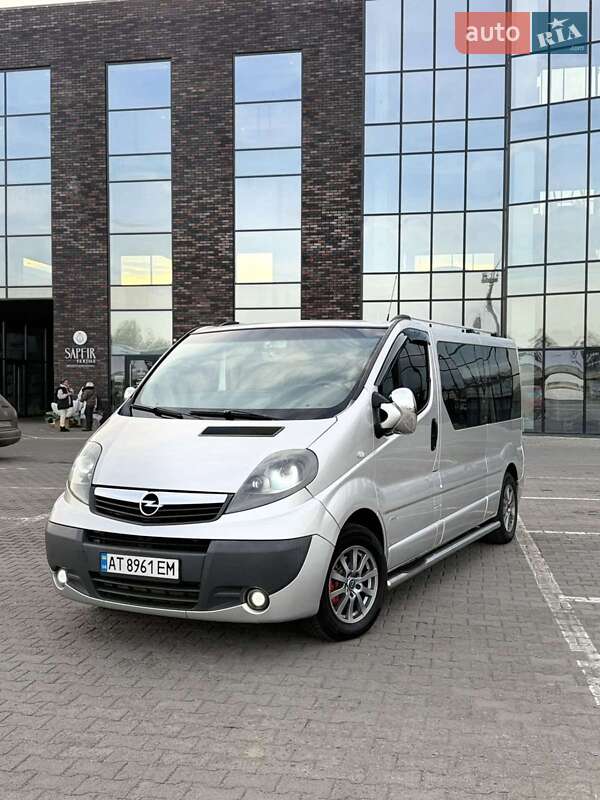 Минивэн Opel Vivaro 2010 в Черновцах