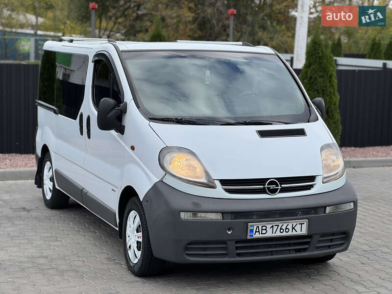 Минивэн Opel Vivaro 2003 в Одессе