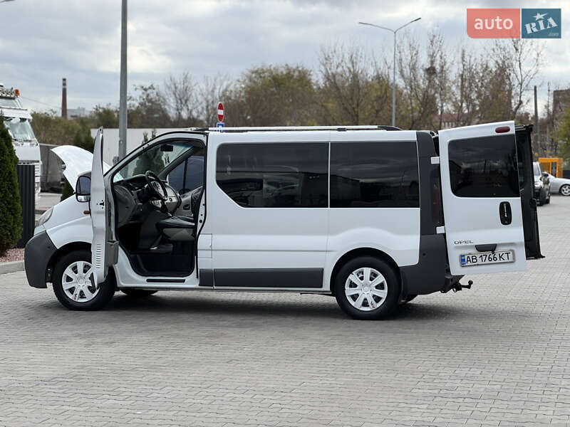 Минивэн Opel Vivaro 2003 в Одессе