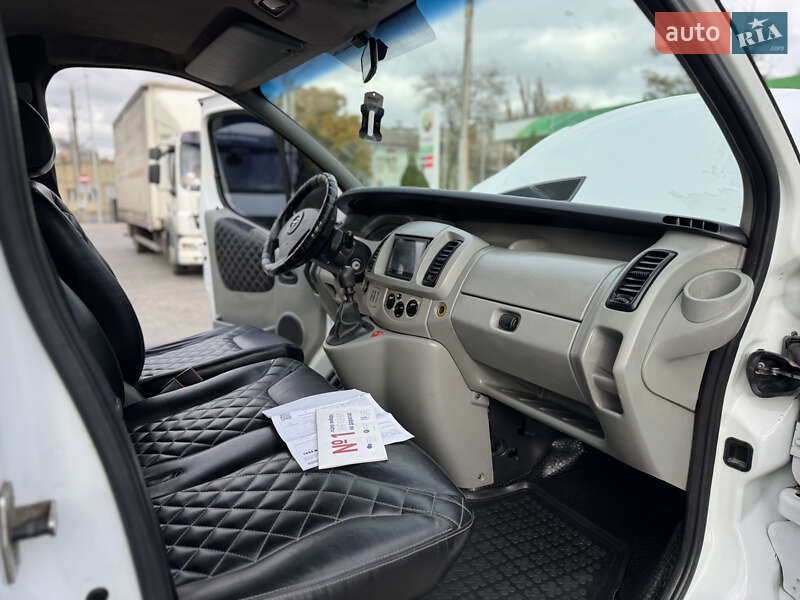 Минивэн Opel Vivaro 2003 в Одессе