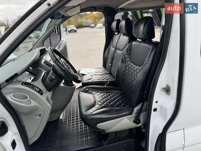 Минивэн Opel Vivaro 2003 в Одессе