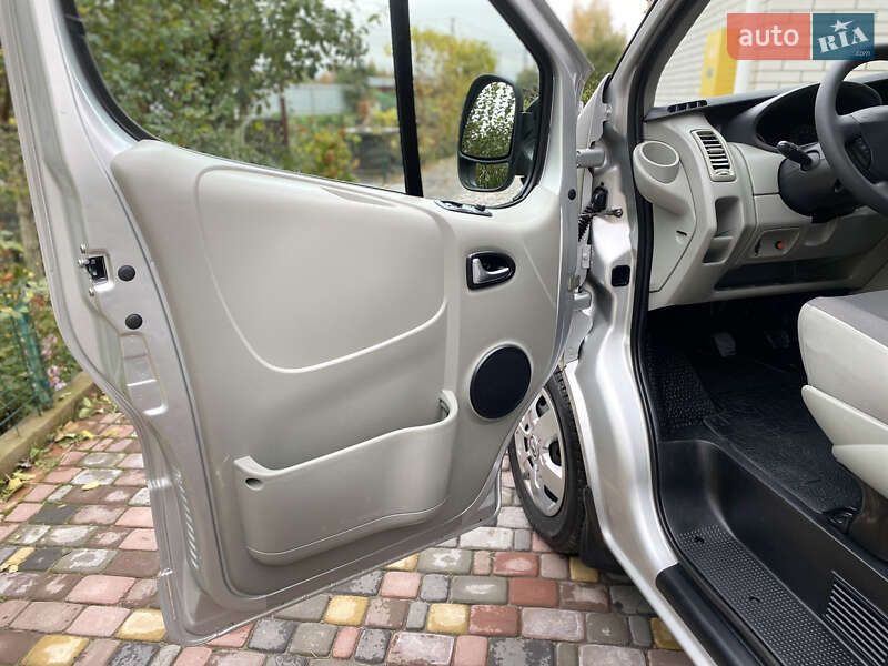 Минивэн Opel Vivaro 2013 в Казатине