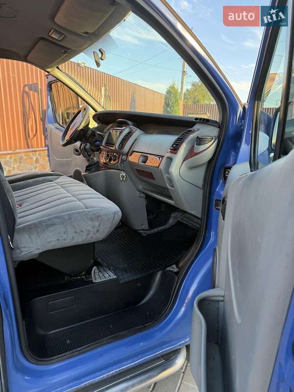 Минивэн Opel Vivaro 2003 в Бершади