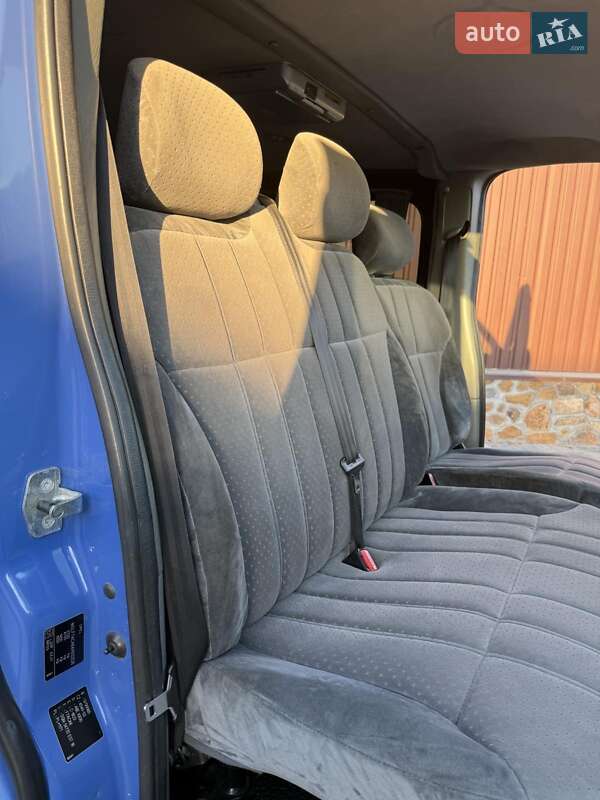 Минивэн Opel Vivaro 2003 в Бершади