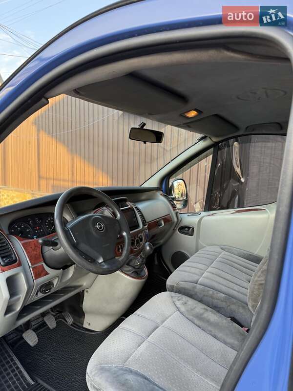 Минивэн Opel Vivaro 2003 в Бершади