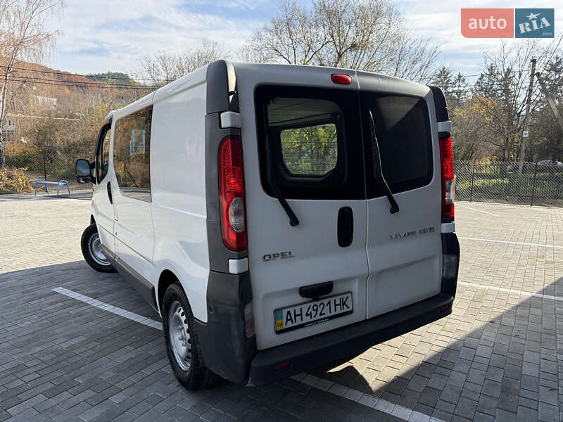 Минивэн Opel Vivaro 2007 в Кременце