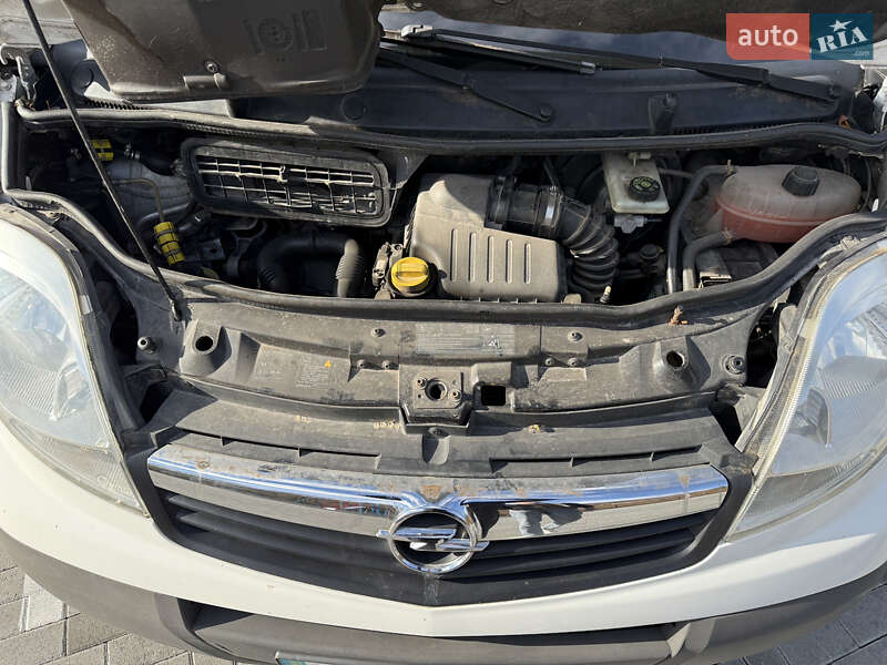 Минивэн Opel Vivaro 2007 в Кременце