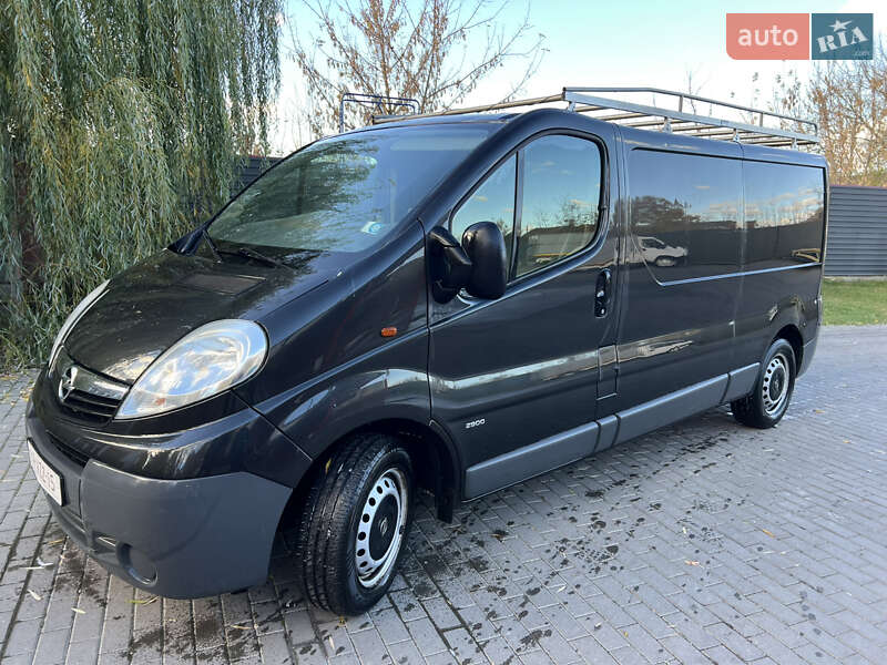 Грузовой фургон Opel Vivaro 2012 в Радивилове