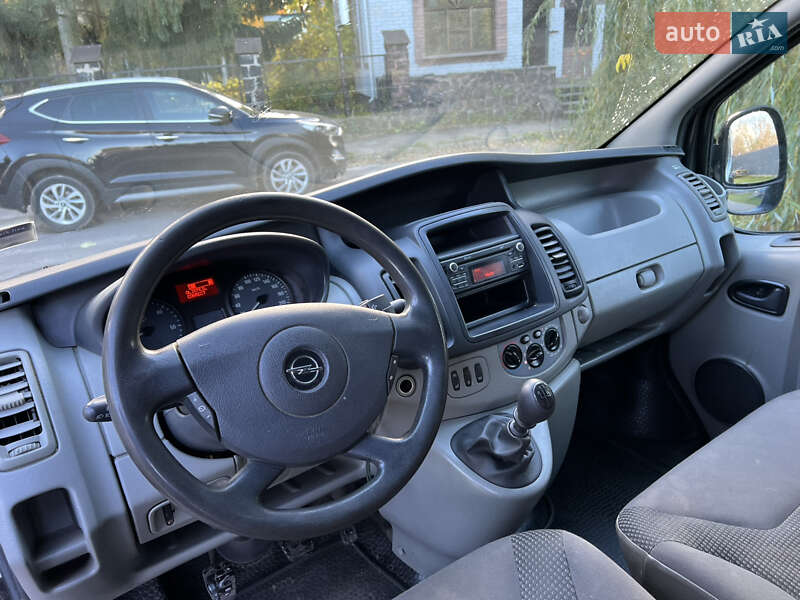 Грузовой фургон Opel Vivaro 2012 в Радивилове