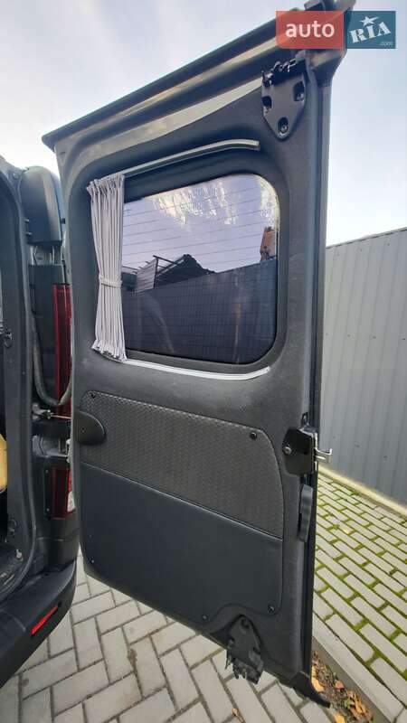 Минивэн Opel Vivaro 2016 в Киеве фото 34 Минивэн Opel Vivaro 2016 в Киеве